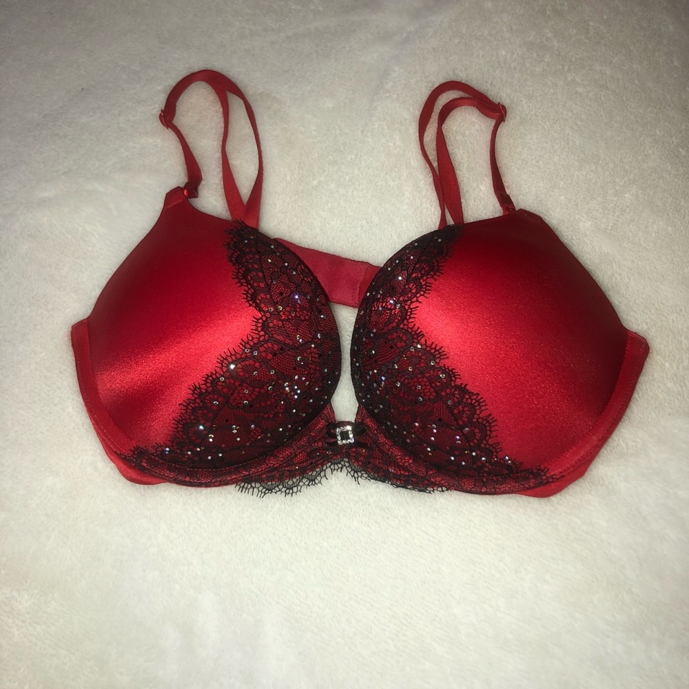 Victoria’s Secret Miraculous Plunge Bra